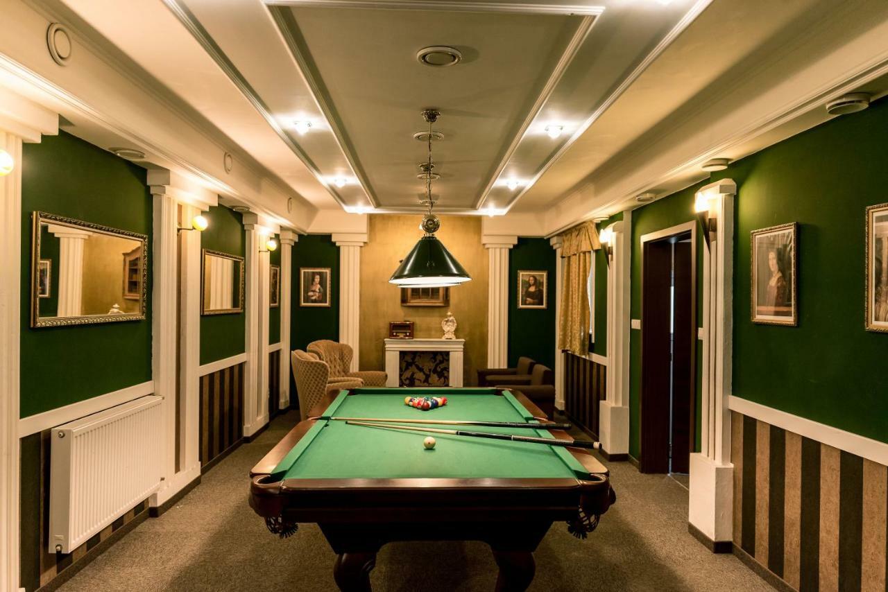 Hotel Dastan Levice Esterno foto